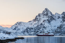 世界で最も美しい船旅フッティルーテンの絶景