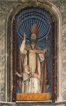 Saint Blaise et l'Enfant - Sculpture en bois (3 m 50 de haut) de Griselli de Muro - Placée derrière l'autel en hauteur, la statue paraît posée sur le maître-autel