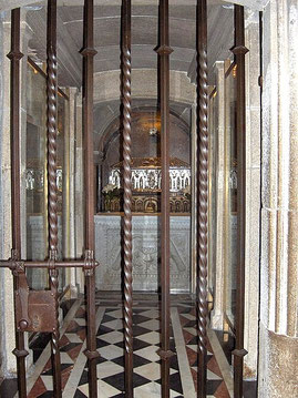 Reliquiar des heiligen Jakobus in Santiago de Compostela. Quelle: wikipedia / Bild: Jansoone