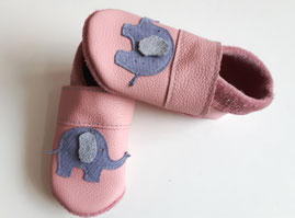  Krabbelschuhe in rosa mit grauen Elefanten