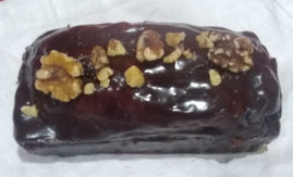Cake praliné garni d'un croustillant noix praliné