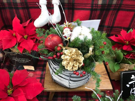 Xmasアレンジメント松ぼっくり金【花屋まるよし】
