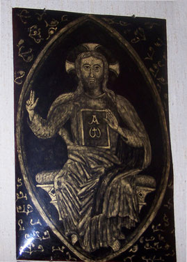 grisaille d'or des moines de Ligugé représentant le Christ en gloire de la commanderie d'Auzon