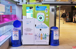 L'Ecobox à l'entrée de l'hypermarché Auchan Vélizy 2.