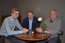 von links nach rechts: Vincent Manthey und Heiko Wisser ( 10 Jahre Schiedsrichter ) und Joachim Jürgens ( 15 Jahre Schiedsrichter )