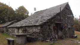 Il rifugio Rondolini all'Alpe San Giacomo m. 1324