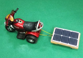 ちびっこ電動トライク　ソーラー電動トライク