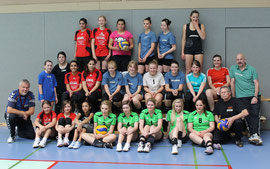 Die Trainingsgruppe mit den Organisatoren Foto: Mike Uhlig
