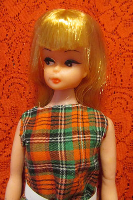 Clone doll Susie, maker unknown. Photo from Worthpoint.