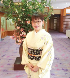 私もしくは着物アドバイザーが着付けをいたします。