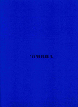 copertina blu con impressione a secco e inchiostro blu