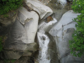 Wasser und Fels bei Soglio