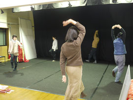 みんなで体操。基礎体力づくりは大事です!