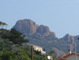 l'Esterel culmine à 618m au Mont Vinaigre