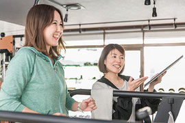 運動内容は約30分間のウォーキングです。インストラクターが体験をサポートいたしますので、初めての方でもご安心ください。