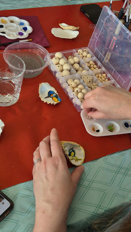 oesters beschilderen vriendinnen team uitje