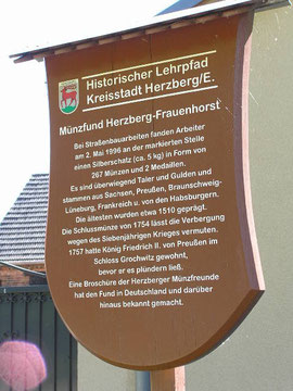 Gedenktafel zum Münzfund, initiiert und aufgestellt durch die Münzfreunde