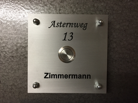 Klingelschild Aluminium 100 x100mm mit schwarz ausgelegter Gravur 