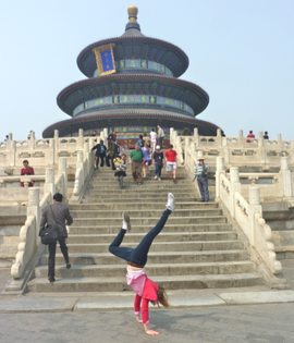 Neele in Peking, vor dem Himmelstempel, Mai 2014.