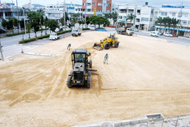 駐車場の整備が進む消防庁舎跡地(14日午後)