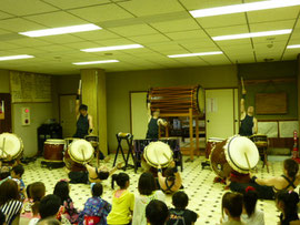 子供たちも真剣に見てくれているようですね。うれしいです!