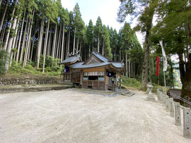 高圀神社境内