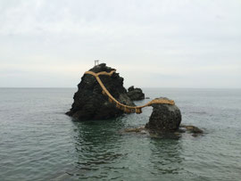夫婦岩