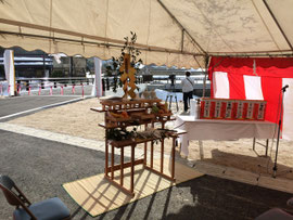 橋梁竣工祭の祭壇