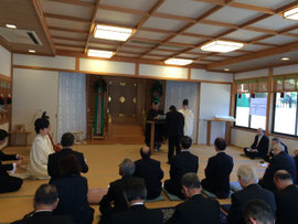 表彰状を授与される聖神社総代会長