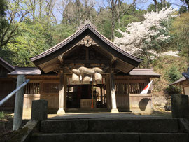 鬼神神社拝殿