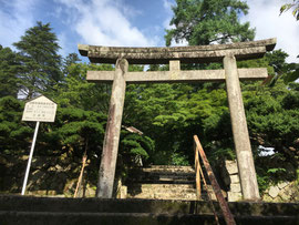 朝の境内