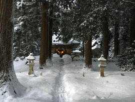紀元祭 大雪の早朝