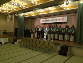 表彰状を読み上げる日野郡神社総代会長