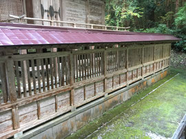 麗しく蘇った透塀屋根