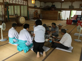 拝殿での直会、ご奉仕有難うございました。