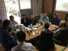社務所での直会