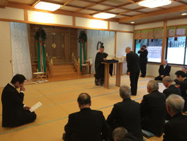 表彰状を受ける二部神社宮司