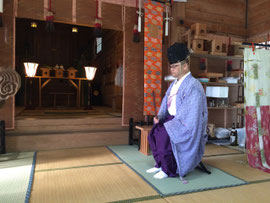 日供祭に着用する格衣
