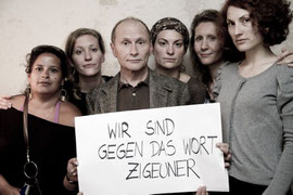 "Wir sind gegen das Wort Zigeuner", eine Aktion von Harri Stojka, Foto: Bettina Neubauer, mit freundlicher Genehmigung