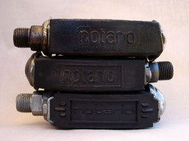 Tres modelos distintos de pedales Notario