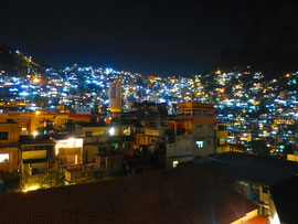 Favela Rocinha - Blick aus unserem Zimmer :)