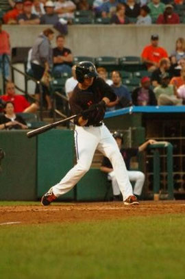 Federico Castagnini in battuta durante la sua stagione 2013 con gli Aberdeen Ironbirds