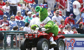 L'incredibile Philly Phanatic, una delle mascotte ancora oggi di maggior successo