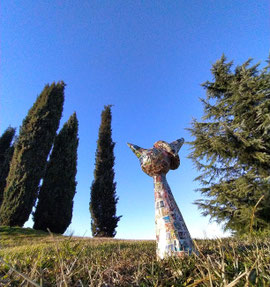 Il Pinocchio filatelico, testimonial del progetto di mail art,  realizzato con francobolli tematici sulla fiaba di Collodi.