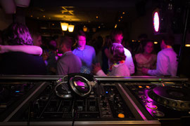Tanzen zu Partymusik