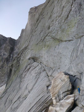 Piz Badile, Nordwand, Via Cassin, Nordkante, Einstieg, Schneefeld