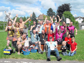 Die drei erstplatzierten Teams bei der Dorfolympiade in Haltingen. Fotos: aw