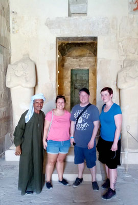 Carina, Adrian & Silke im Amun Tempel im Hatschepsut