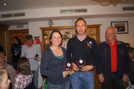 v.l.n.r. Sandra Pinter, Peter Kapeller und Bürgermeister Leonhard Niedermoser
