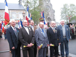 Les décorés et les élus aevc le Général Bariety et les représentants de l'UNACITA